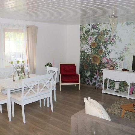 Weingarten  Soutterain - Wohnung Mit Senkgarten מראה חיצוני תמונה