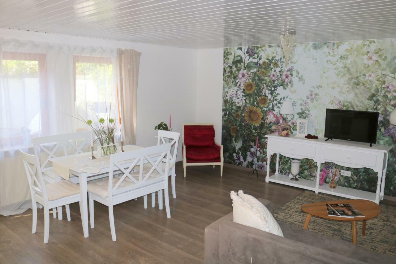 Weingarten  Soutterain - Wohnung Mit Senkgarten מראה חיצוני תמונה