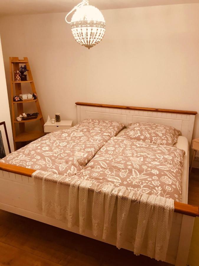 Weingarten  Soutterain - Wohnung Mit Senkgarten מראה חיצוני תמונה